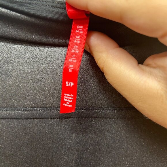 Spanx faux leather pull on pant legging small slimming - Picture 4 of 7